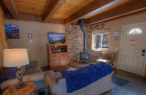 Black Bart Cabin | Wells Fargo Outlaw, Fenced Yd, Nr Hiking (HCH0807)