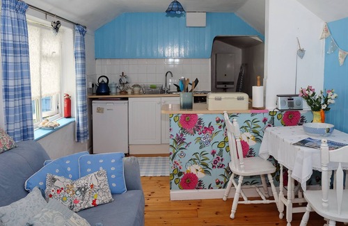 Helston Cottage | Wellspring Cottage nr Kynance Cove