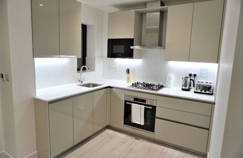 Barnhill Apartment | Wembley Stadium - Ground Floor Garden Apartment
