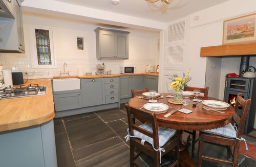 Borth-y-Gest House | WENALLT, pet friendly, character holiday cottage in Porthmadog