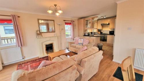 Padstow House | Wendy Lodge- Chalet Cottage, Sleeps 6 Adults