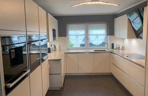 Rinteln House | Wesergarten vacation home with fireplace, large garden and well-kept fish pond