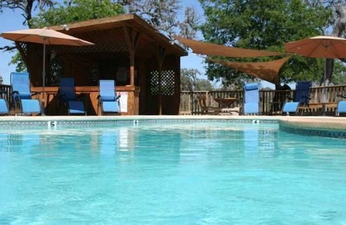Bandera House | West 1077 Guest Ranch - Hackberry Room 9