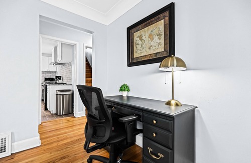 Ann Arbor House | West Ann Arbor Whole Home 4 Bed, 3 Full Bath - Sleeps 12!