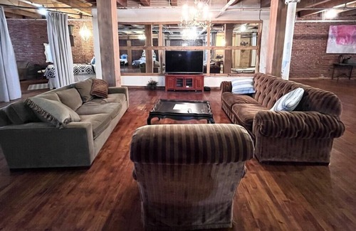 Kansas City Condo | West Bottoms Loft - Kettle Candy
