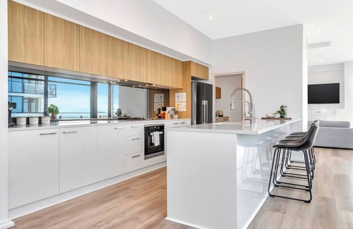 Adelaide Central Business District Apartment | West End Penthouse Sky high Resort style Haven