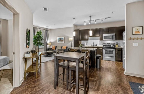 Downtown Decatur Apartment | West Home: New Apt in Decatur Square