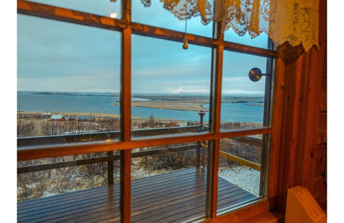 Borgarnes Cabin | West Iceland, Spacious Comfort. Great View, Hot Tub