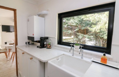 Kingsbridge Cottage | WEST ISLAND, pet friendly, character holiday cottage in Kingsbridge