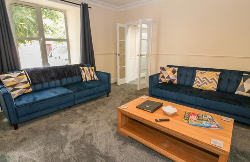 Thornhill House | West Morton House