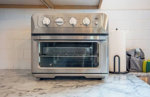 Hadley - Washington House | West Nashville Gem | Rooftop Patio + Sleeps 11