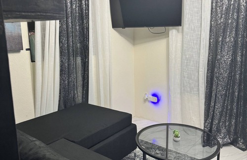 Prospect Apartment | West View 3- Modern Studio Apartment