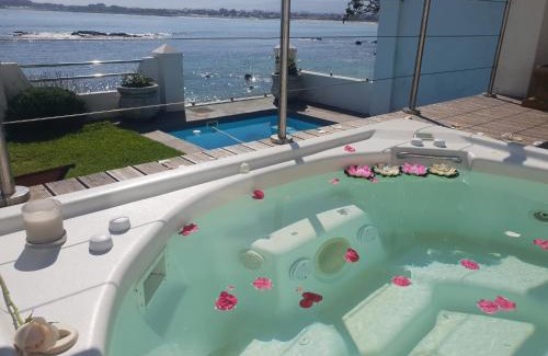 Strand Villa | Westbank Private Beach Villa, 4 Bedrooms, Private pool, on the Beach!