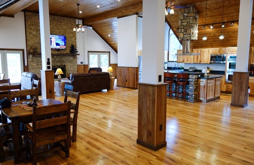 Luray Villa | Westcott House- Privacy, amenities and space all in one beautiful package!