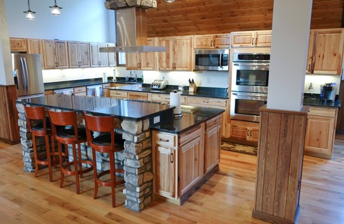 Luray Villa | Westcott House- Privacy, amenities and space all in one beautiful package!