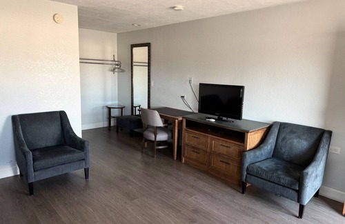 West Columbia Hotel | WESTERN INN