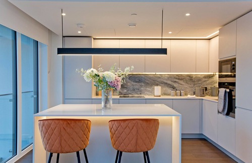 Shepherd's Bush Apartment | Westfield Living With City Views