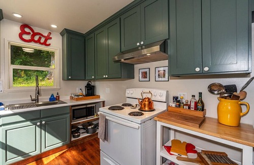 Trinidad House | Westhaven Woods~Low rate special! Near beach & Redwoods!