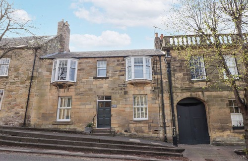 Warkworth Cottage | WESTHILL HOUSE, pet friendly, with open fire in Warkworth