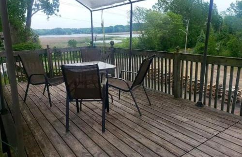 Picton House | Westlake Dunes View Beach-FREE Pontoon Boat Rental