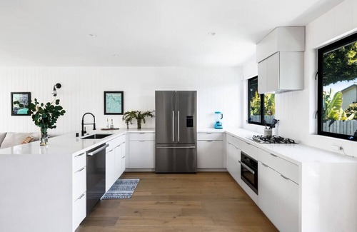 Venice House | Westminster Bungalow - Front House with Private Entrance