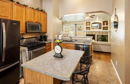 Ponderosa Trails House | Weston 1 bed - King Memory Foam