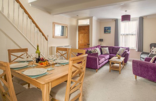 Weymouth Cottage | WEY COTTAGE, pet friendly, country holiday cottage in Weymouth
