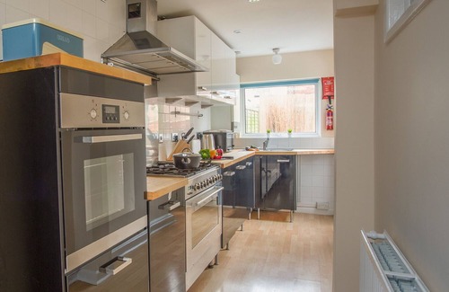 Weymouth Cottage | WEY COTTAGE, pet friendly, country holiday cottage in Weymouth