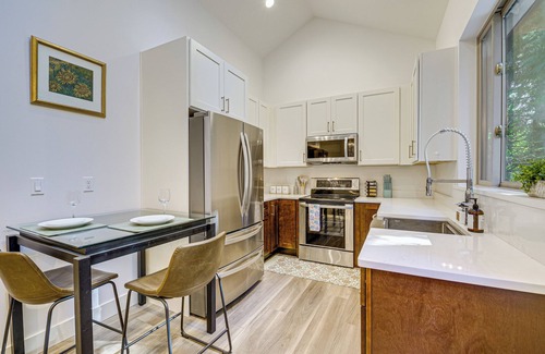 Redmond House | WFH-Friendly Gem w/Creek: 4 Mi to Sammamish Trail