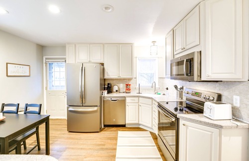 Dearborn House | WFH-Friendly Home in Dearborn: Dogs Welcome!