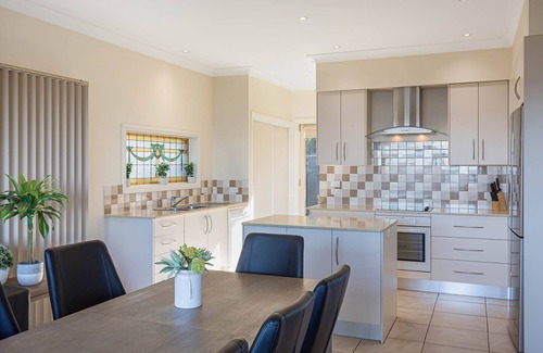 Eden Cabin | Whale Cove Circuit 4 bedroom home