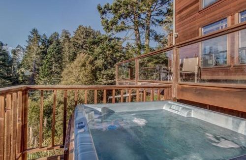 Mendocino House | Whale Song