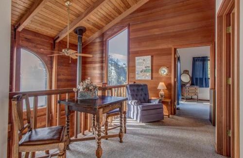 Mendocino House | Whale Song