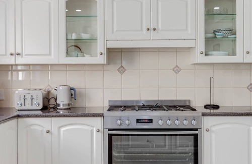 Encounter Bay House | 'Whale Views' - Perfect holiday home for whale watching!