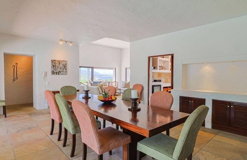 Hermanus Villa | Whalehaven Villa | Oceanfront bliss with pool