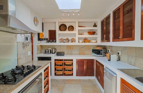 Hermanus Villa | Whalehaven Villa | Oceanfront bliss with pool