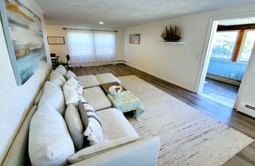 Potowomut House | Whaler's Inn - 2nd from Water + 1min Walk to Beach