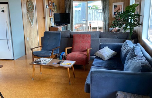 Whangamata House | Whanga Central - 250m to the beach, 200m to the shops