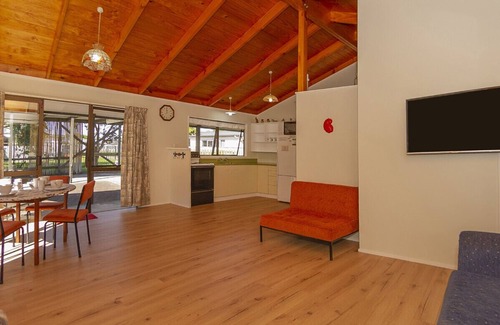 Whangamata Cottage | Whangamata Wonder - Whangamata Holiday Home