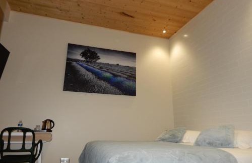 Saint-Vulbas Apartment | What Else Hotel