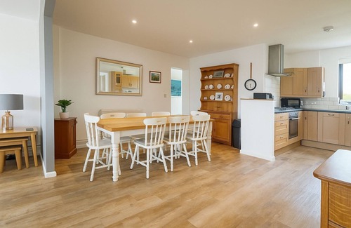 Helston House | Wheal Frances - a lodge that sleeps 8 guests in 4 bedrooms