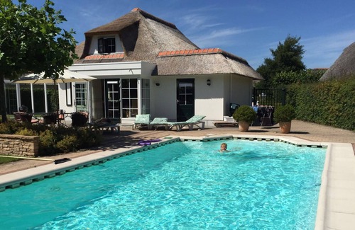 Kamperland Villa | Wheelchair suitable Holiday Villa with private swimming pool, near the beach
