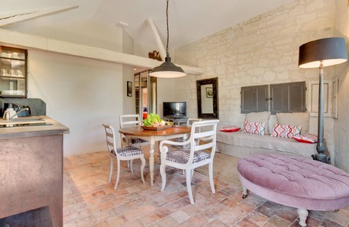 Candes-Saint-Martin House | When heritage, art and well-being meet