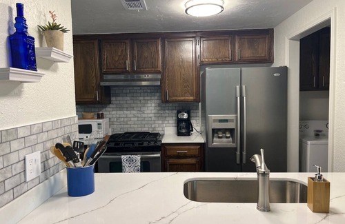 Yukon House | Where Buffalo Roam. Sleeps 5. Wi-fi. Fenced yard.