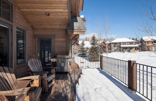 Whitefish Apartment | Where Comfort Meets Wilderness | Luxury Home Near Wetland Preserve