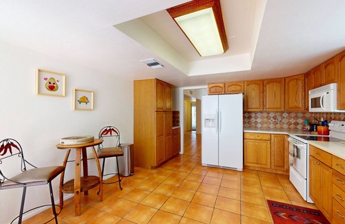 Tucson House | Where Earth and Architecture Embrace: Discover the Essence of Adobe Living