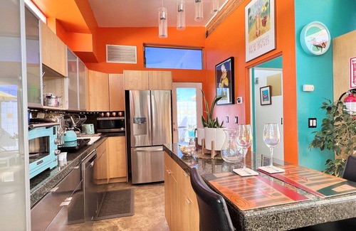 Palm Springs House | Where LOVE Meets LUXURY: YOUR Mid-Century Escape!n"An UNFORGETABLE EXPERIENCE!"