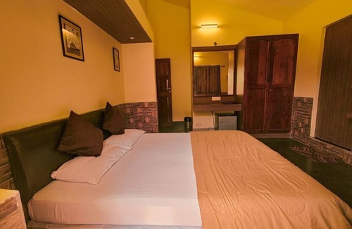 Saunta Vaddo Hotel | Where Luxury Meets Comfort !