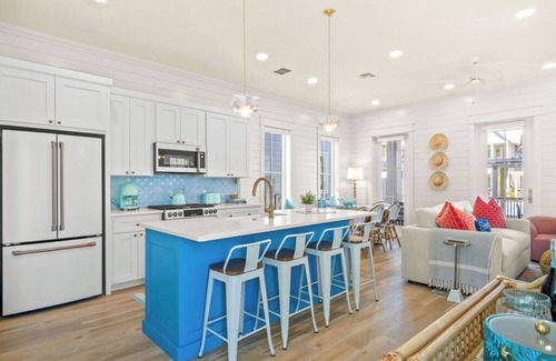 Port Aransas Cottage | Where the spirit of the West meets the beauty of the sea.