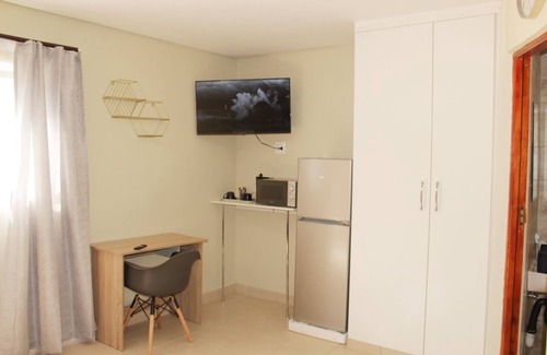 Germiston Cabin | WHERE TRANQUILITY, SERENITY, ELEGANCE & BEAUTY STAYS "HOME AWAY FROM HOME FEEL"